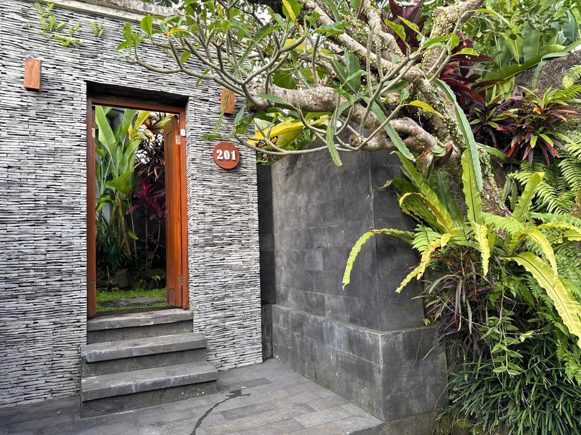The Sidemen Villa Exterior photo