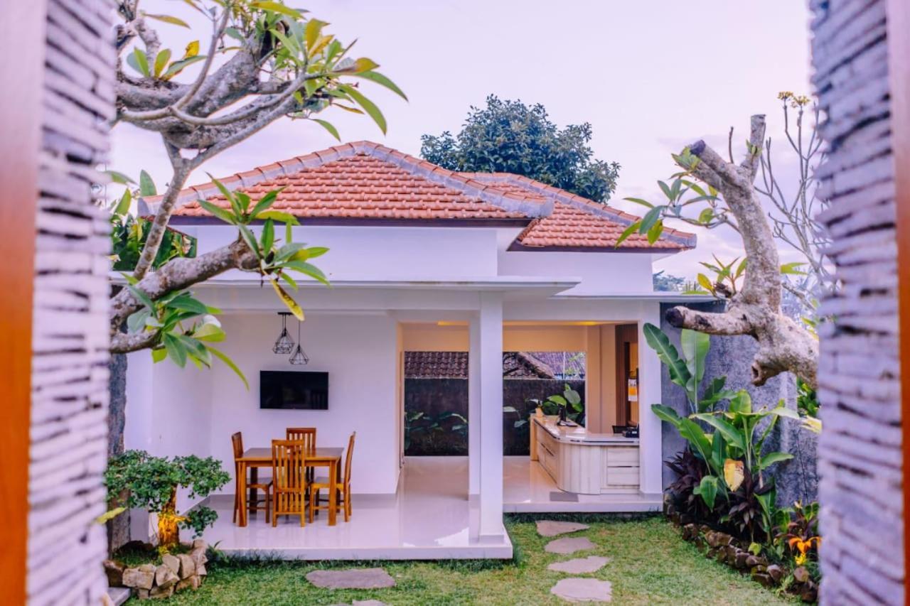 The Sidemen Villa Exterior photo